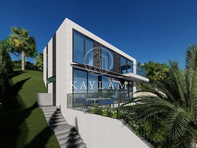 Chalet en venta en calle Versalles, Lloret de Mar, de 300 m² 4 habitaciones por 600.000