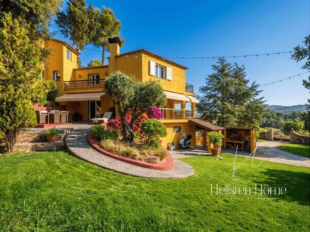 Chalet en venta en calle VI Bella Vista, Pallejà, de 262 m² 5 habitaciones por 539.000