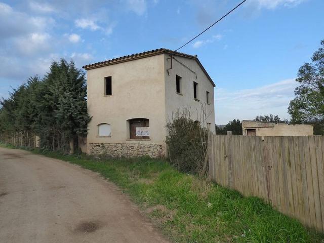 Chalet en venta en calle Vial, Salt, de 172 m² 3 habitaciones por 9.000