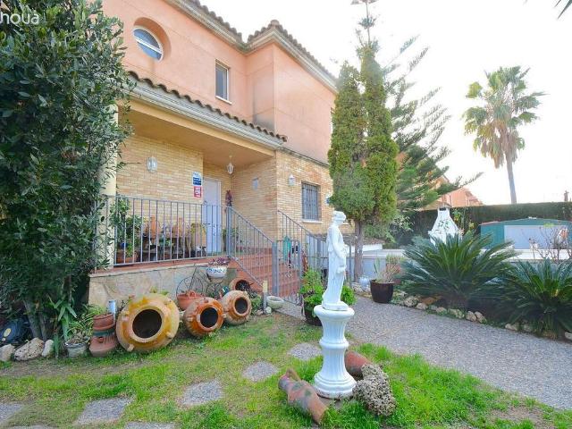 Chalet en venta en calle Vilafortuny, Cambrils, de 300 m² 4 habitaciones por 515.000