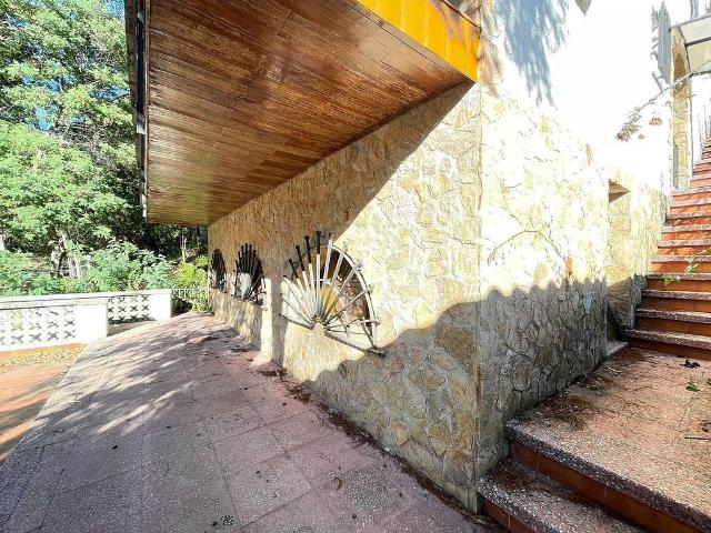 Chalet en venta en calle Xaloc, Santa Cristina d´Aro, de 210 m² 4 habitaciones por 219.000 €