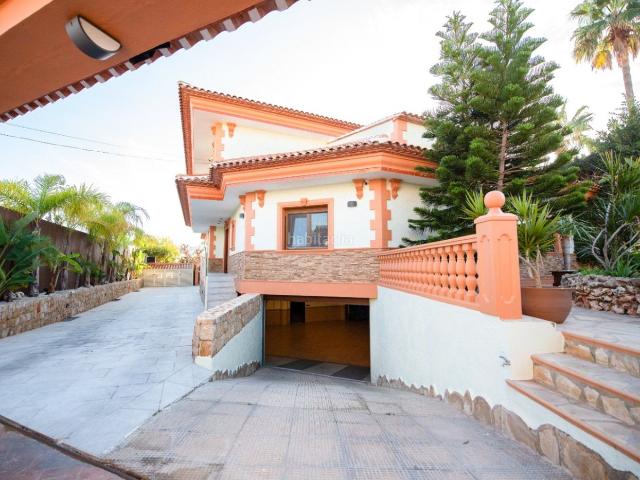 Chalet en venta en Calp, Benicolada Las Adelfas. Chalets.