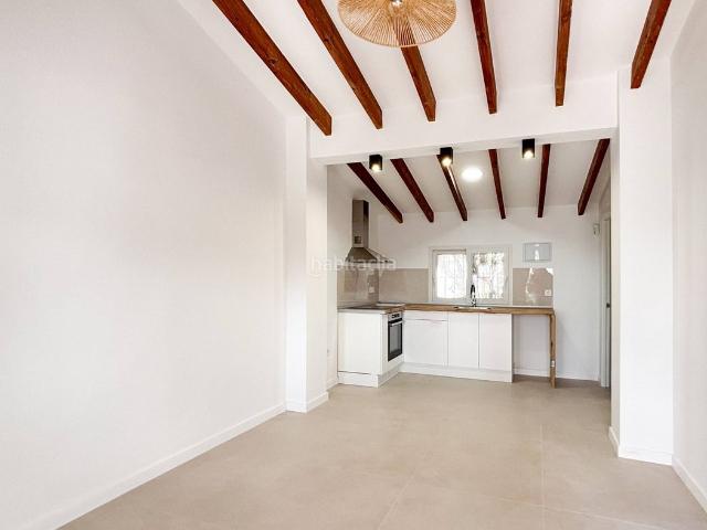 Chalet en venta en Calp, Cometa. Pequeña villa independiente actualmente en reforma y con entrega prevista para julio de 2026. Chalets.