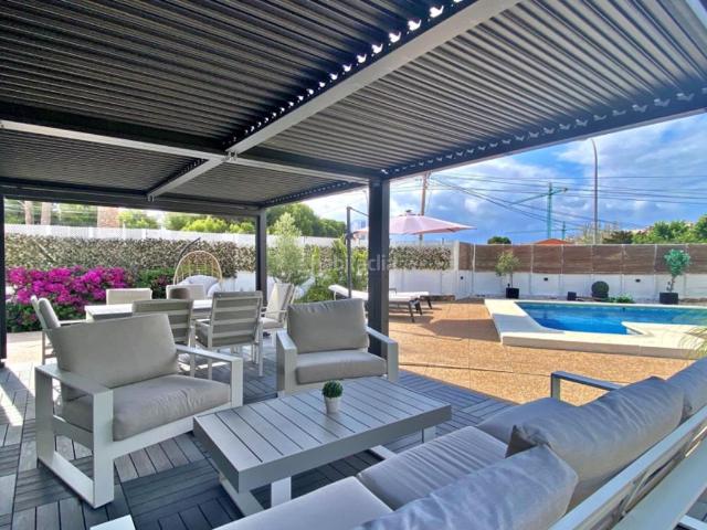Chalet en venta en Calp, Gargasindi Garduix Colina del Sol. CHALET INDEPENDIENTE A 1,8 KM. DE LA PLAYA DEL ARENAL CALPE. Chalets.