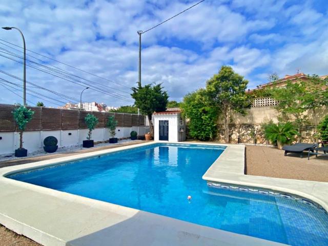 Chalet en venta en Calp, Gargasindi Garduix Colina del Sol. CHALET INDEPENDIENTE ESTILO MEDITERRANEO A 1,8 KM. DE LA PLAYA DEL ARENAL CALPE. Chalets.