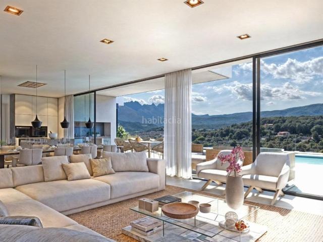 Chalet en venta en Calp, Gargasindi Garduix Colina del Sol. Impresionante villa con impresionantes vistas a la montaña. Chalets.