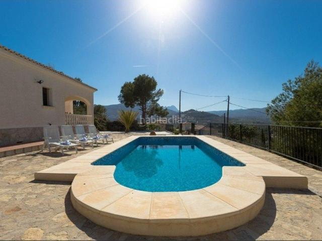 Chalet en venta en Calp, Gargasindi Garduix Colina del Sol. Villa mediterránea 1 planta Calpe. Chalets.