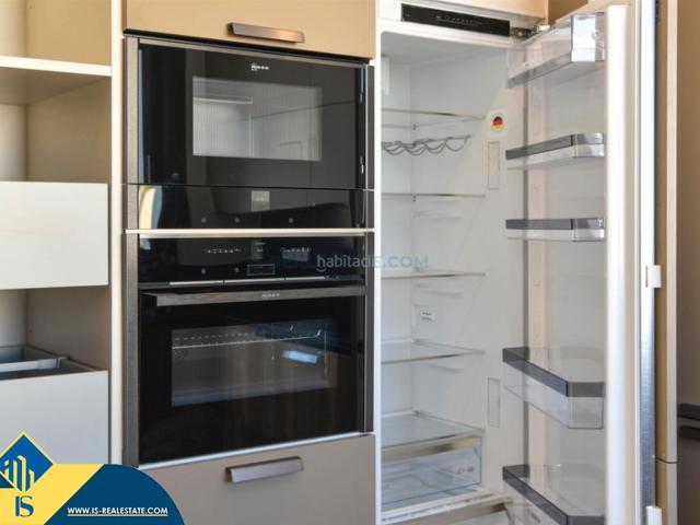Chalet en venta en Calp, Gran Sol. Casas con piscina privada en construcción en Calpe, provincia de Alicante. 4 habitaciones 401 m² 2 kilómetros del mar. Chalets.