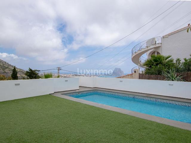Chalet en venta en Calp, Maryvilla. Casa en venta en Calpe con vistas panorámicas al mar en Maryvilla. Chalets.