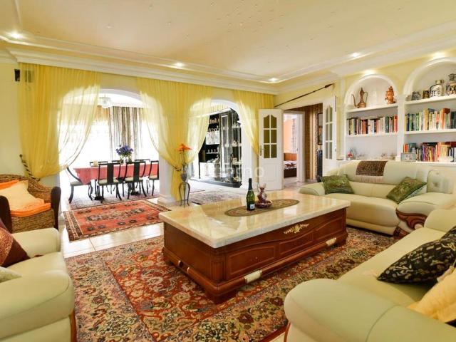 Chalet en venta en Calp, Maryvilla. Impresionante chalet colonial con vistas al mar en Calpe. Chalets.