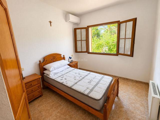 Chalet en venta en Calp, Marisol Park Ortembach Los Almendros. Chalets.