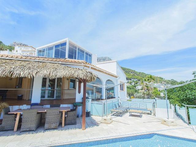 Chalet en venta en Calp, Oltamar Cucarres. Impresionante Villa de Lujo en Calpe con Vistas al Mar y al Peñón de Ifach. Chalets.