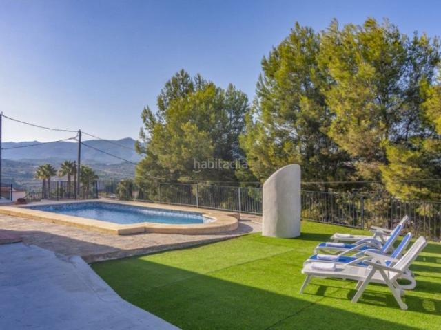 Chalet en venta en Calp, Oltamar Cucarres. Villa en Calpe, Cometa con piscina privada y vistas a la montaña. Chalets.