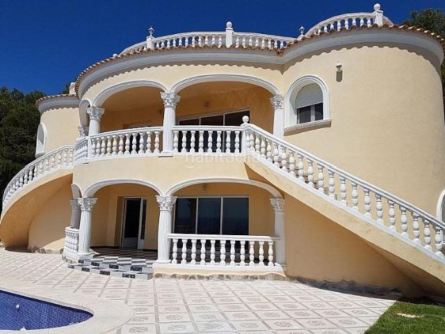 Chalet en venta en Calp, Pueblo. Impecable Villa Mediterránea Española en Calpe. Chalets.