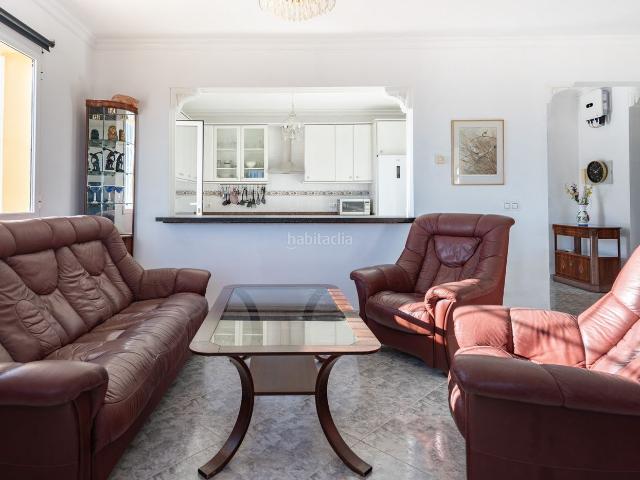 Chalet en venta en Calp, Pueblo. Villa con apartamento de invitados y vistas al mar en Partida Cucarres, Calpe. Chalets.