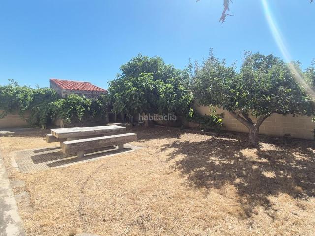 Chalet en venta en Calvarrasa de Abajo. CASA CON AMPLIA PARCELA EN VENTA EN CALVARRASA DE ABAJO. Urbis te ofrece un chalet independiente en Calvarrasa de Abajo, Salamanca. Chalets Calvarrasa de.