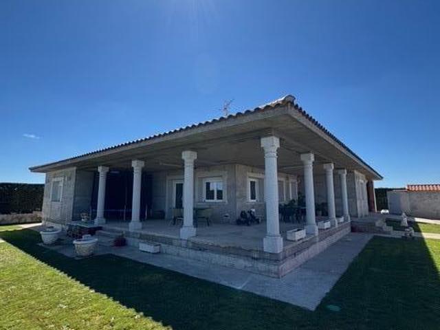 Chalet en venta en Calvarrasa de Arriba, Castilla y leon