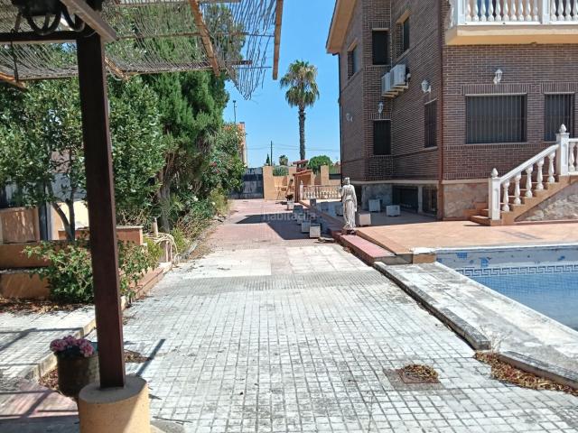 Chalet en venta en Calypo Fado. CHALET INDEPENDIENTE. Chalets Calypo.