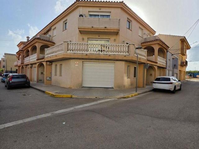 Chalet en venta en Camarles, de 179 m² 3 habitaciones por 180.000