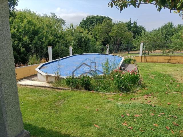 Chalet en venta en Cambre. Chalets.
