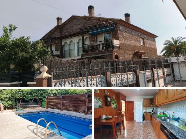Chalet en venta en Cambrils, Cambrils Mediterrani Costa Dorada. CAMBRILS URB.MEDITERRANEO PRECIOSO CHALET PAREADO 4 DORMITORIOS Y 3 BAÑOS A 50 METROS DE LA PLAYA CON PISCINA PRIVADA. Chalets.