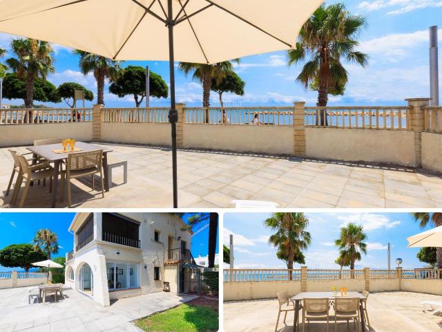 Chalet en venta en Cambrils, El Dorado Platja Costa Dorada. Apartamento en Primera Línea de Mar La Llosa, Cambrils. Chalets.