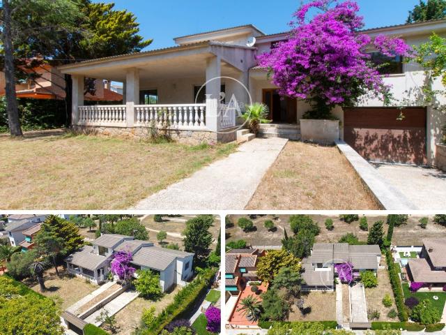 Chalet en venta en Cambrils, Jardins de Vilafortuny Mas d'en Bosch Costa Dorada. Chalet unifamiliar con gran parcela y vistas a zona verde en Cambrils. Chalets.