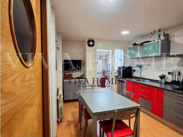 Chalet en venta en Campo Real. CHALET con 4 habitaciones, 3 baños completos, aseo, salón y concina independiente terraza y piscina en la zona de Campo Real. Chalets Campo.