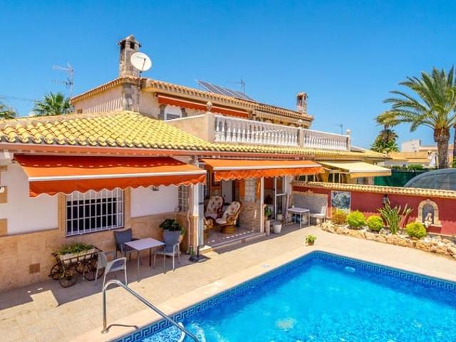 Chalet en venta en Campoamor, Alicante Costa Blanca
