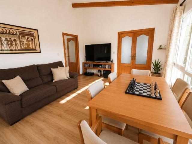 Chalet en venta en Campello el, Playa Muchavista. Chalet independiente en esquina con piscina, garaje y parcela de 407 m2 junto a Muchavista. Chalets Campello.