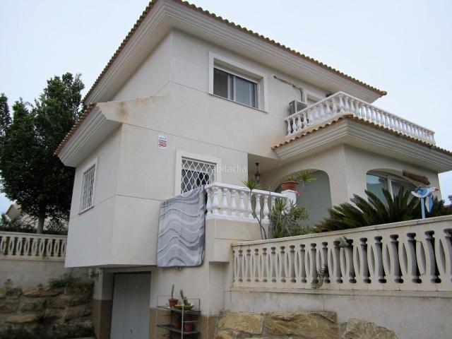 Chalet en venta en Campello el, Pueblo Acantilado Lanuza. Impecable Chalet en El Campello con Piscina Privada y Amplio Jardín. Chalets Campello.