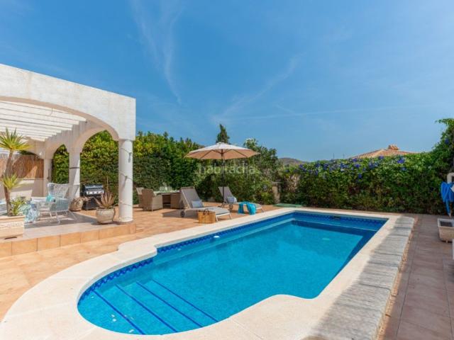 Chalet en venta en Campello el, Pueblo Acantilado Lanuza. Villa preciosa con piscina y Vistas. Chalets Campello.