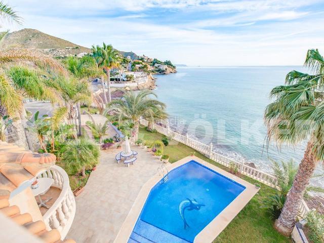 Chalet en venta en Campello el, Pueblo Español Coveta Fumá. VILLA DE LUJO CON EL MEDITERRÁNEO A SUS PIES. Chalets Campello.