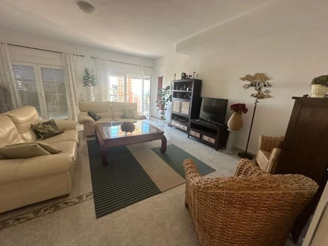 Chalet en venta en Campello el, Pueblo Español Coveta Fumá. 2 Viviendas, 2 salones, 2 cocinas, 5 dormitorios, 5 baños, piscina, El Campello. Chalets Campello.