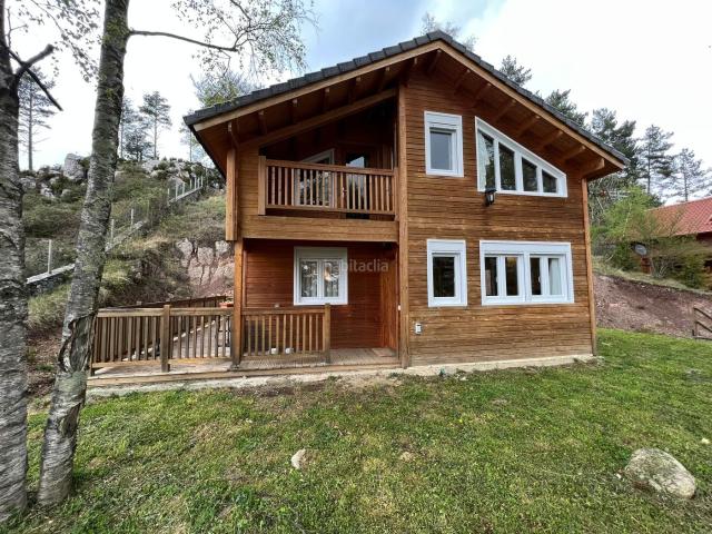 Chalet en venta en Camprodon Pirineos. REF.28 CASA DE FUSTA ALS 4 VENTS I AMB TERRENY DE 900m2. Chalets.