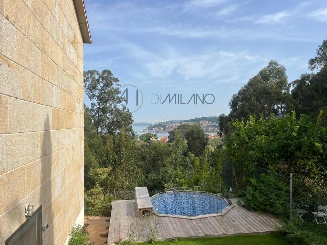 Chalet en venta en Cangas, O Hío. Chalets.