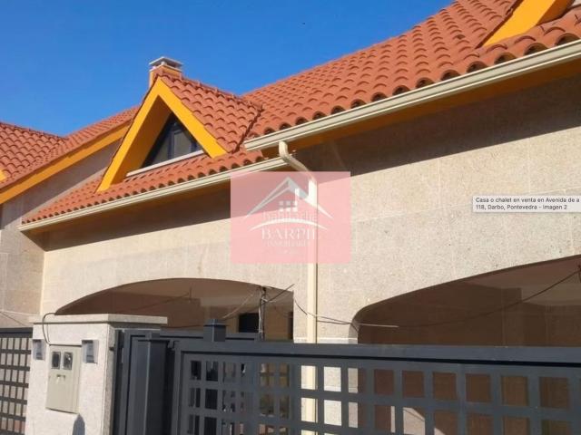 Chalet en venta en Cangas, Darbo. PAREADO EN VENTA CON GRAN POTENCIAL DE INVERSION. Chalets.