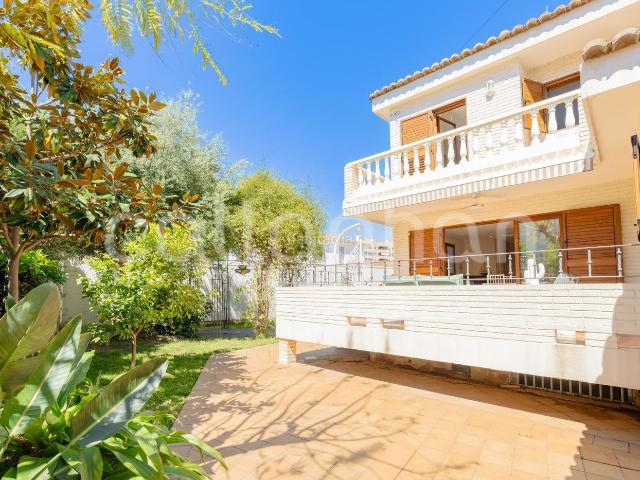 Chalet en venta en Canet d´en Berenguer. Chalet reformado en Calle la Barraca. Chalets Canet d´en.