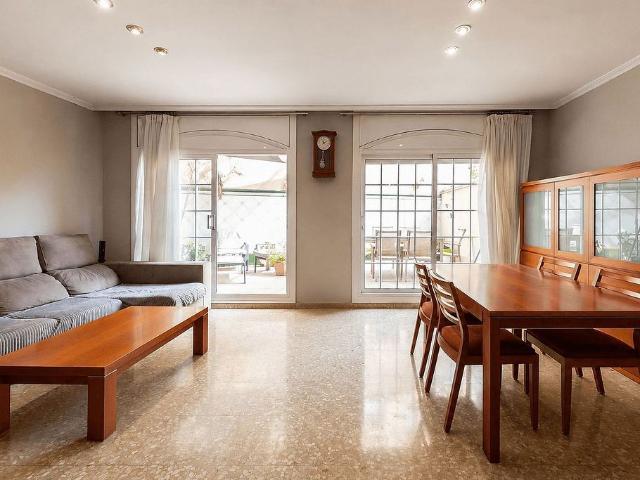 Chalet en venta en Canet de Mar, de 235 m² 4 habitaciones por 495.000