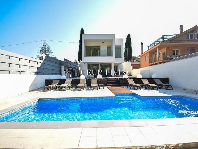 Chalet en venta en calle Nicaragua, Canyelles, de 169 m² 4 habitaciones por 599.000