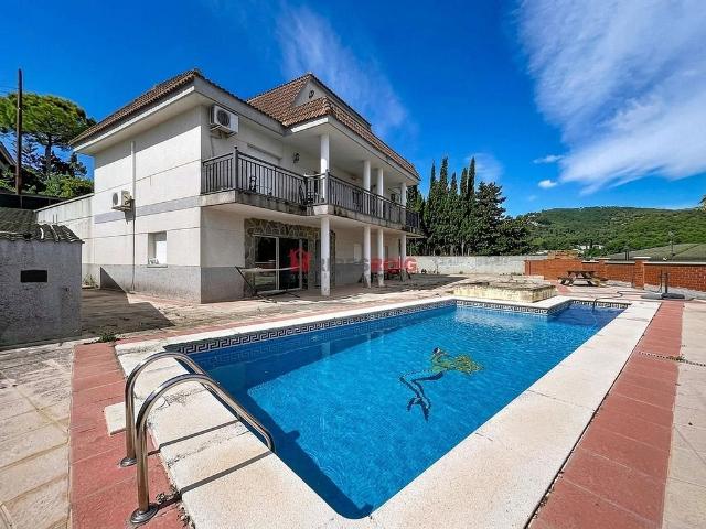 Chalet en venta en Canyelles, de 280 m² 4 habitaciones por 395.000