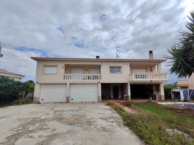 Chalet en venta en Canyelles, de 345 m² 5 habitaciones por 380.000