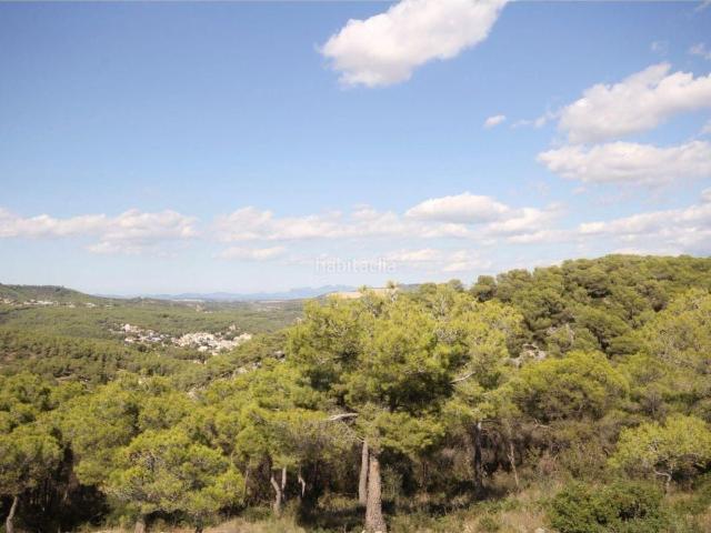 Chalet en venta en Canyelles. Una moderna casa ecológica con vistas panorámicas al mar y a la montaña. Chalets.