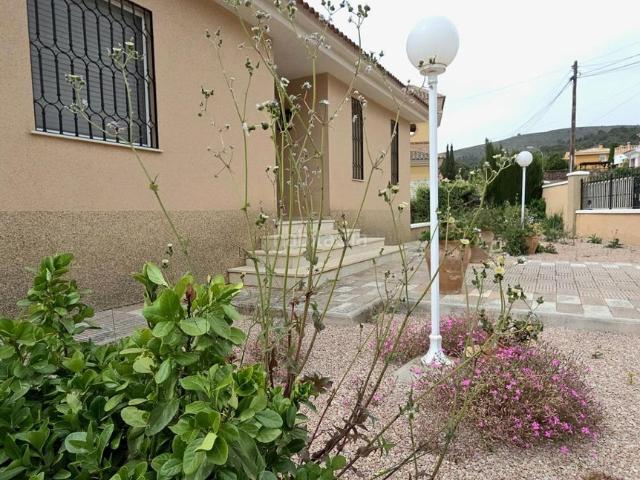 Chalet en venta en Caravaca de la Cruz. SE VENDE CHALET CON PARCELA EN URBANIZACION BUENAVISTA CARAVACA DE LA CRUZ. Chalets Caravaca de la.