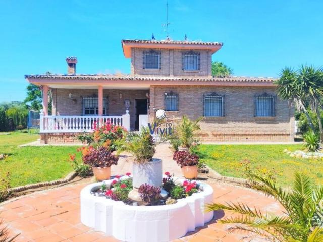 Chalet en venta en Carmona, Urbanizaciones El Socorro