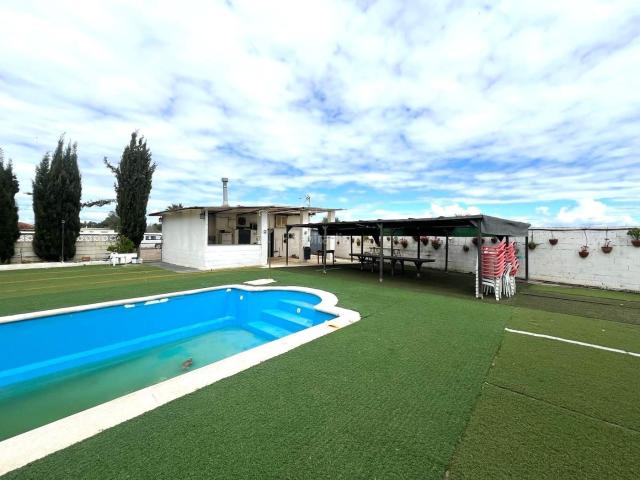 Chalet en venta en Carmona. Se vende parcela en Urbanización Pradollano, Carmona !. Chalets.