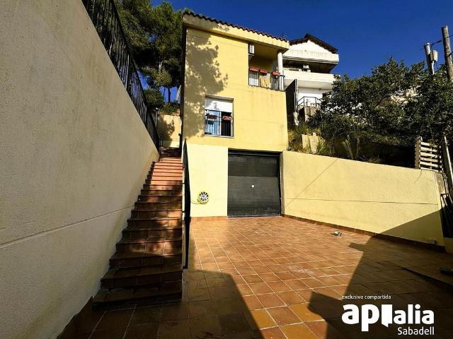 Chalet en venta en carretera Rubí a Ullastrell, Rubí, de 120 m² 4 habitaciones por 319.000