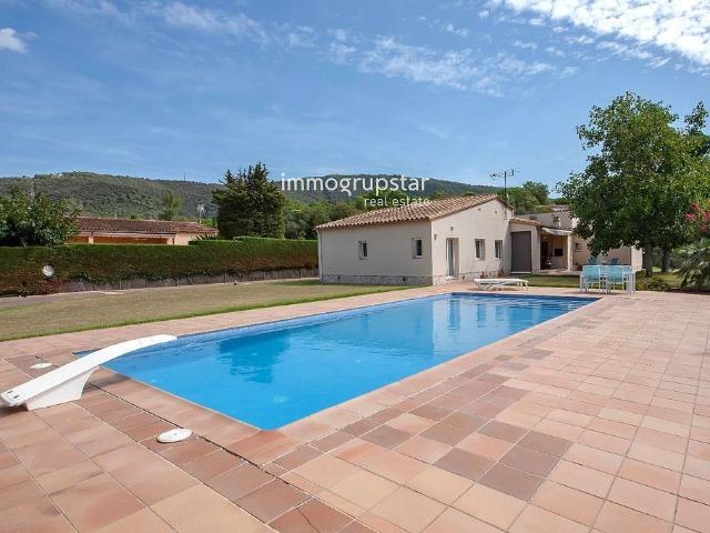 Chalet en venta en carretera Romanyà, Santa Cristina d´Aro, de 138 m² 4 habitaciones por 625.000