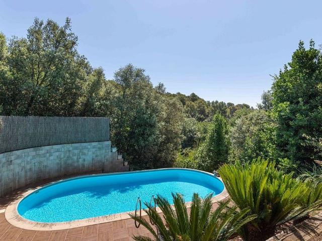 Chalet en venta en carretera Sant Llorenç, Viladecavalls, de 227 m² 5 habitaciones por 460.000