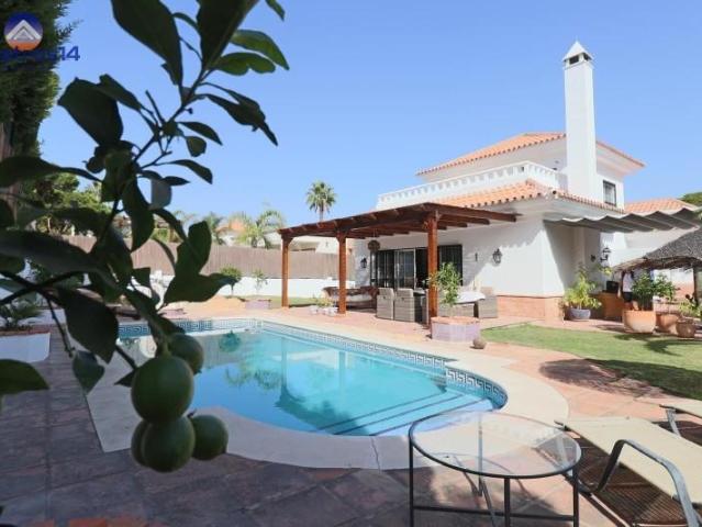 Chalet en venta en Cartaya, Nuevo portil